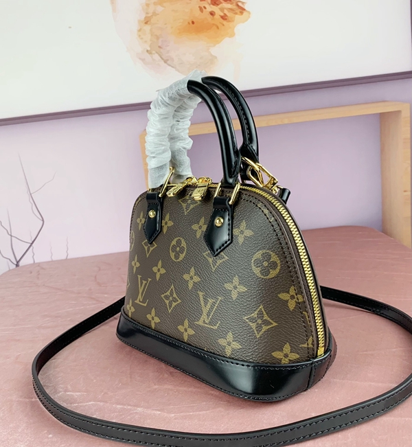 ルイヴィトンバッグ側面デザイン